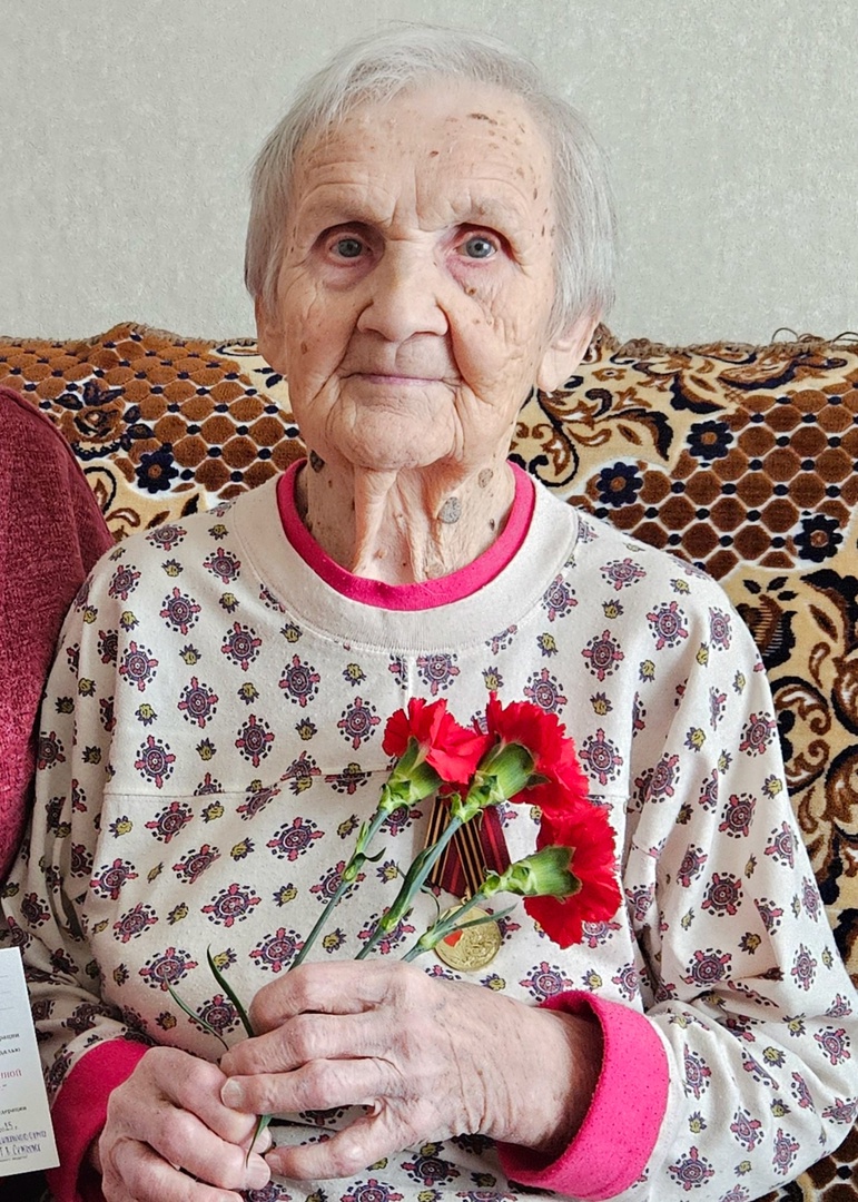 В Котласском округе продолжается вручение юбилейных медалей к 80-летию Победы в Великой Отечественной войне.