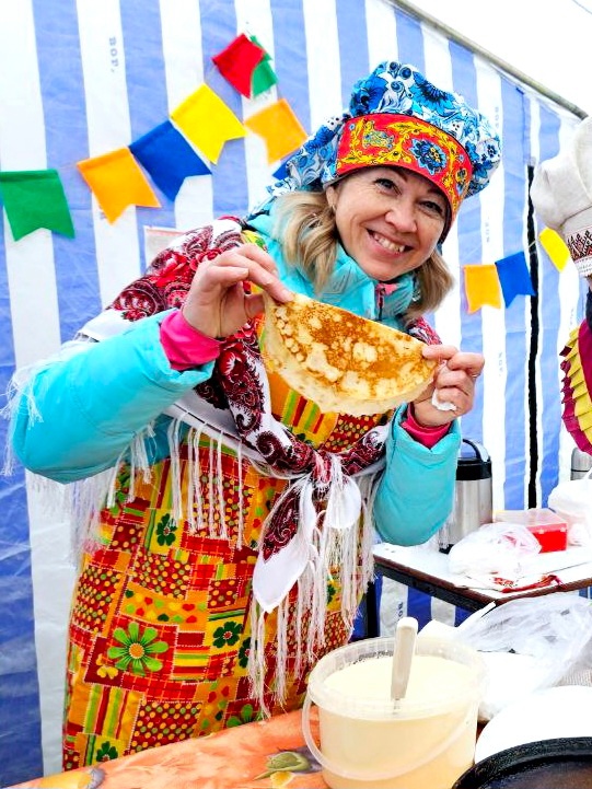 Закружимся в &quot;Блинном хороводе&quot;.