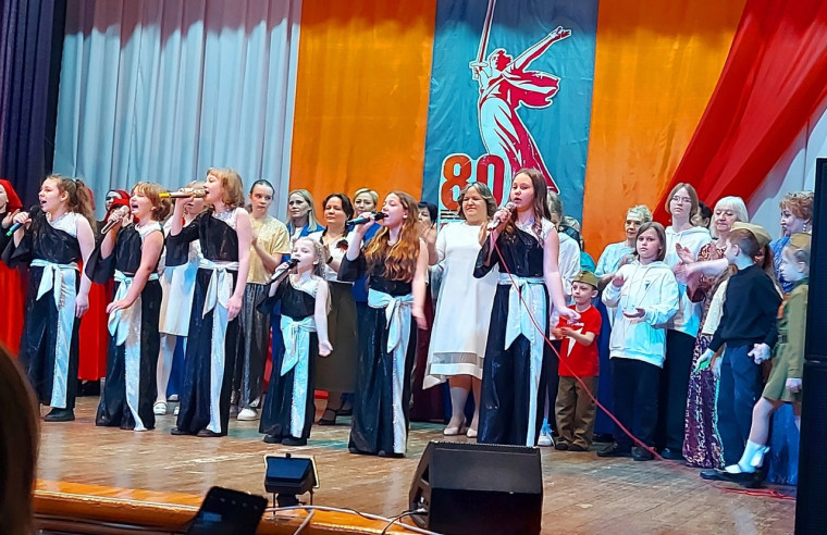 Большим открытым патриотическим фестивалем «А значит, нам нужна одна Победа!» в Шипицынском культурном центре открыли Год Защитника Отечества. Большим открытым патриотическим фестивалем «А значит, нам нужна одна Победа!» в Шипицынском культурном центре открыли Год Защитника Отечества.